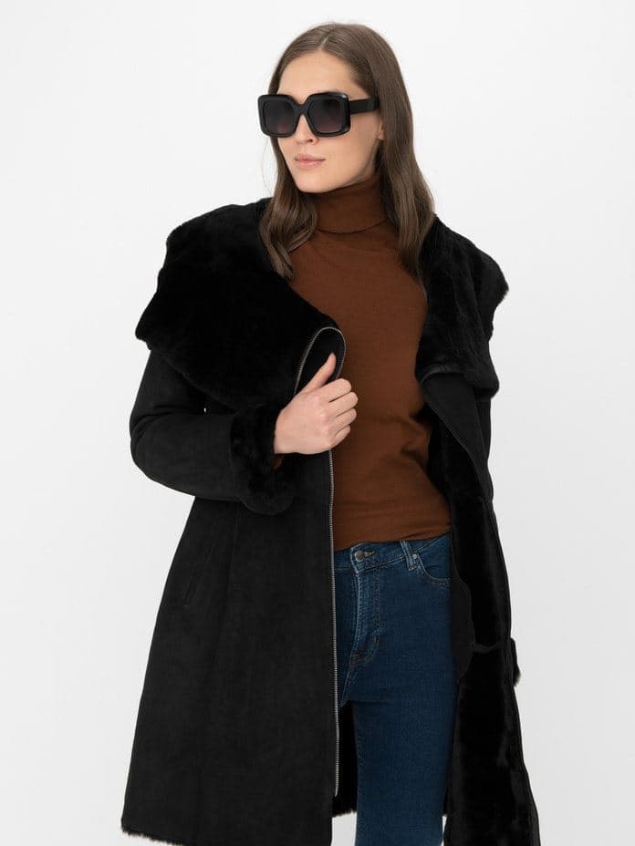 Beylerbeyi hooded shearling coat, worn open